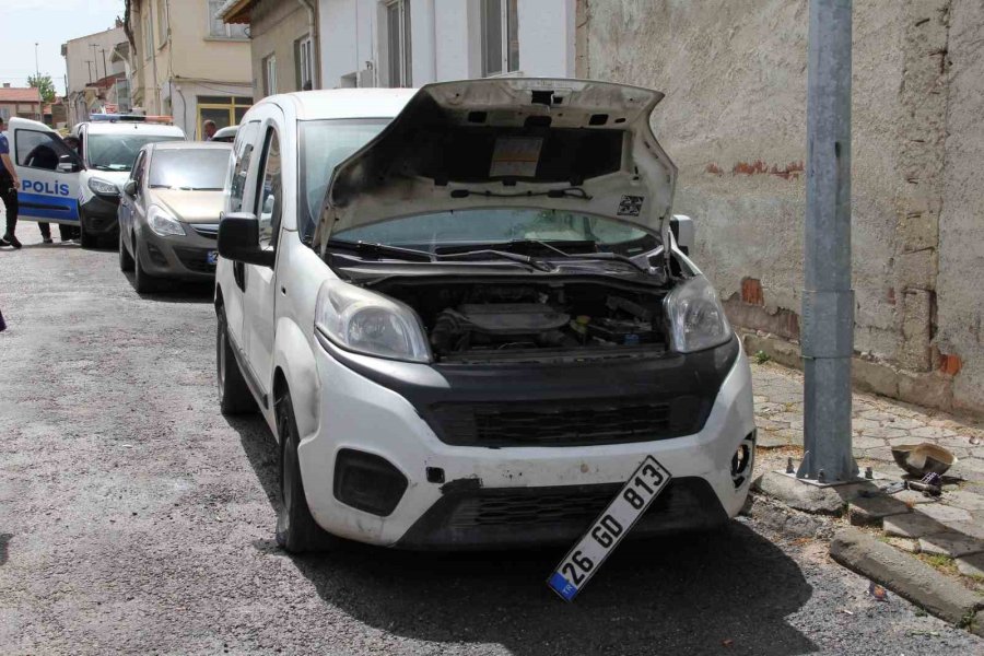 Yıldırım Düşen Mahalledeki 100 Evde Beyaz Eşyalar Kullanılamaz Hale Geldi