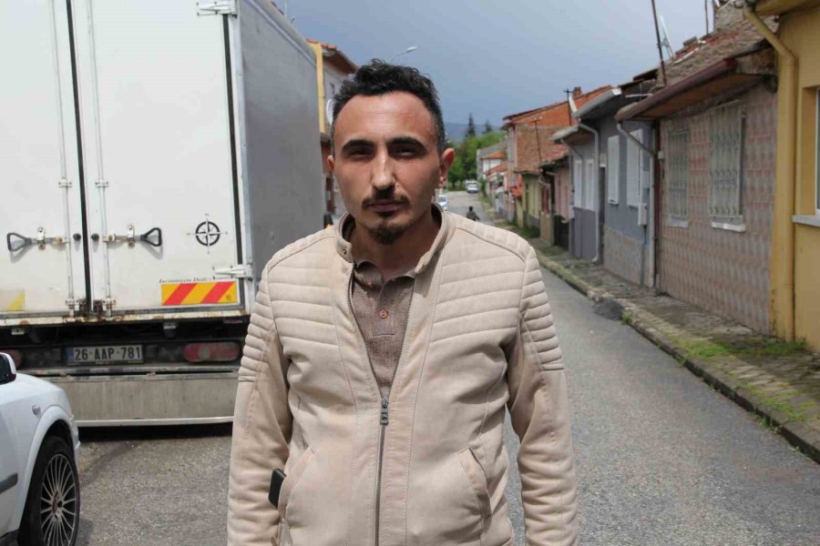 Yıldırım Düşen Mahalledeki 100 Evde Beyaz Eşyalar Kullanılamaz Hale Geldi