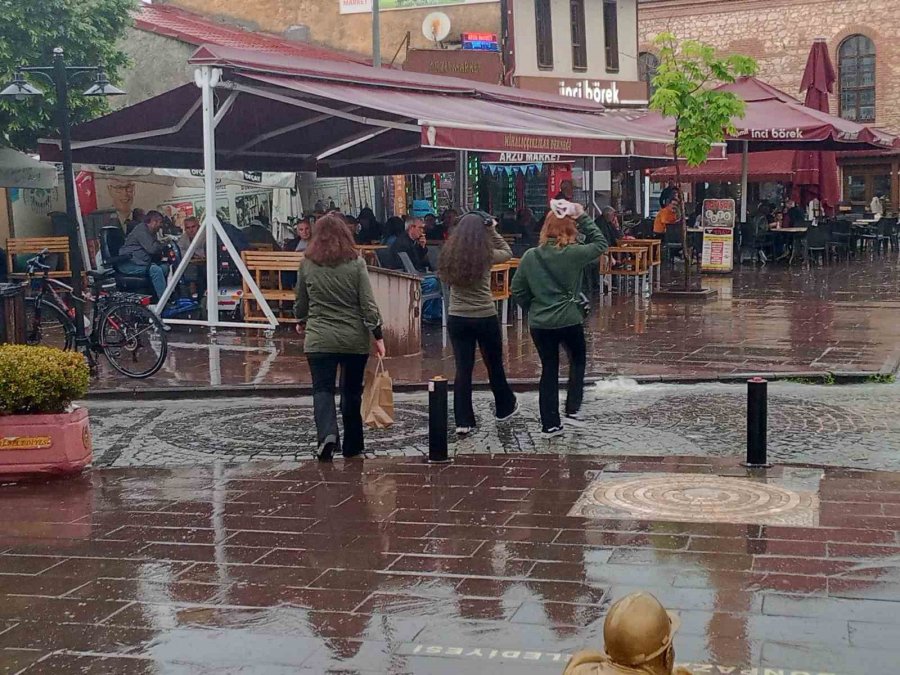 Odunpazarı Sokakları Sular İçinde Kaldı