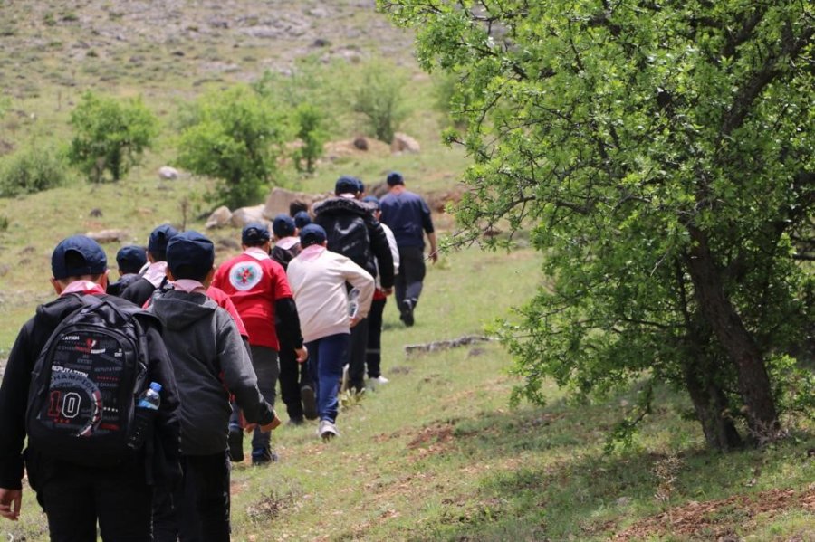 Günyüzü İlçe Müftülüğü İzcilik Faaliyetleriyle Gençlerle Buluştu