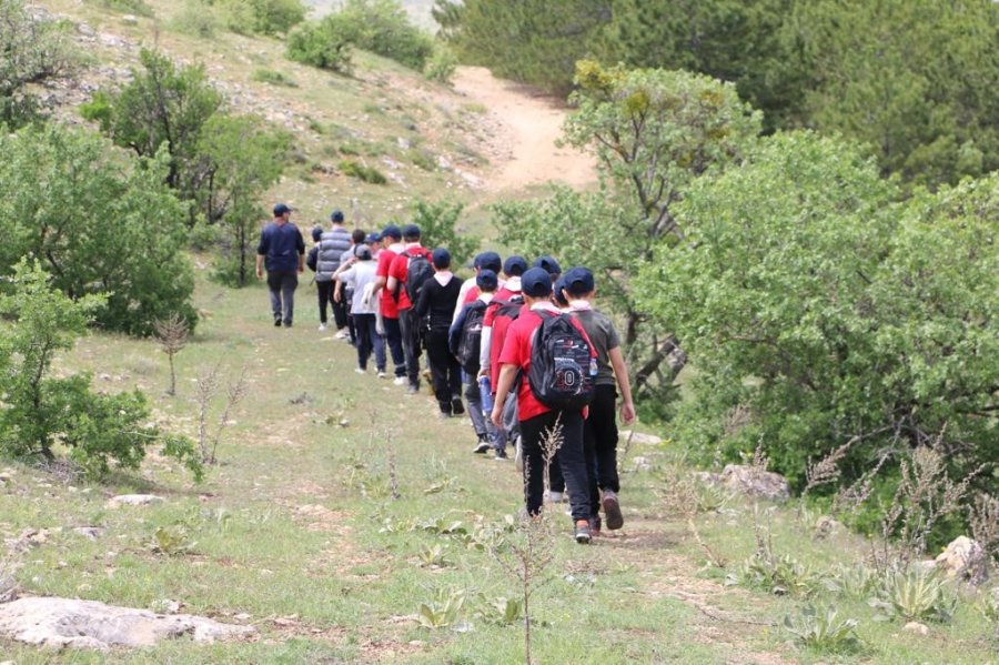 Günyüzü İlçe Müftülüğü İzcilik Faaliyetleriyle Gençlerle Buluştu