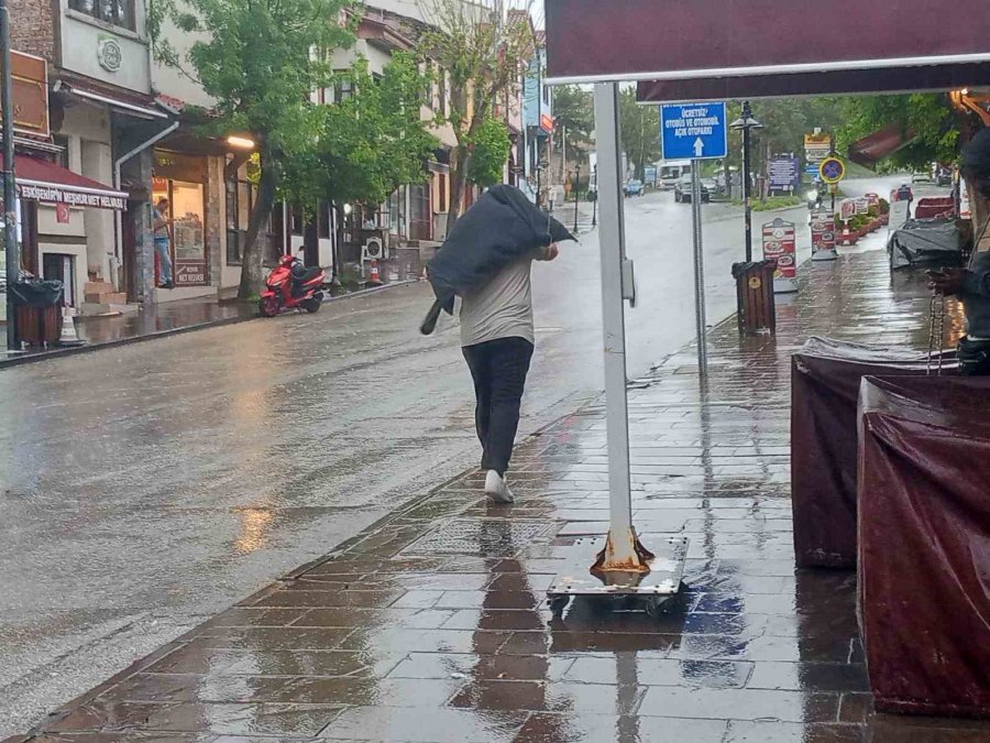 Odunpazarı Sokakları Sular İçinde Kaldı