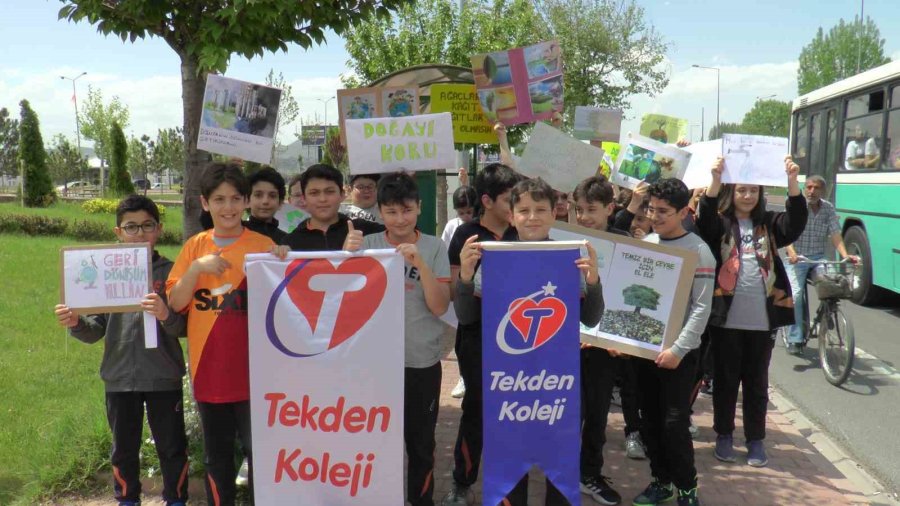 Ortaokul Öğrencilerinden ‘çevreye Duyarlılık’ Yürüyüşü