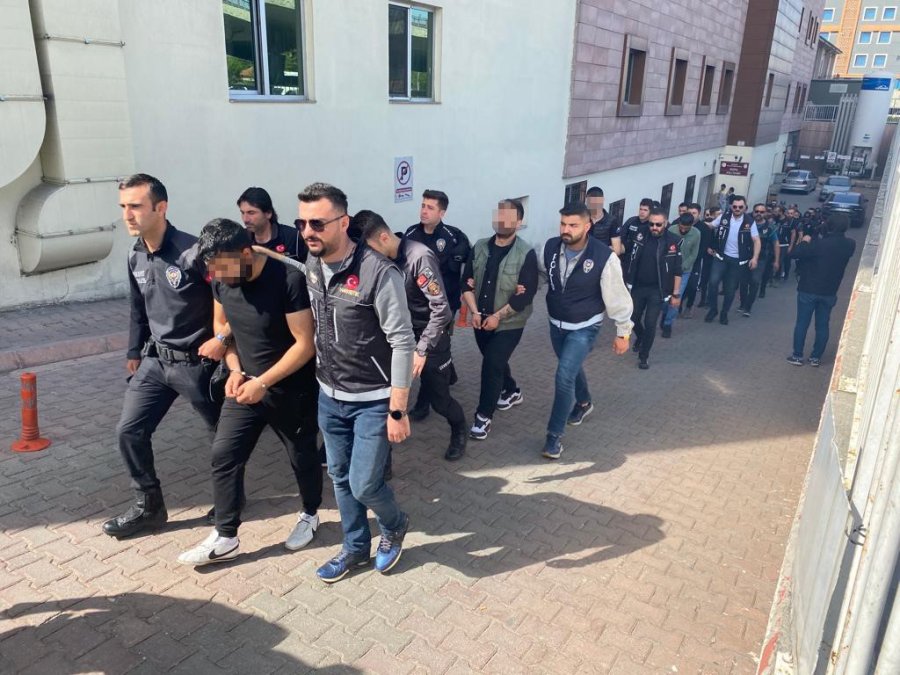 ’kökünü Kurutma Operasyonu’nda 22 Şüpheli Adliyede