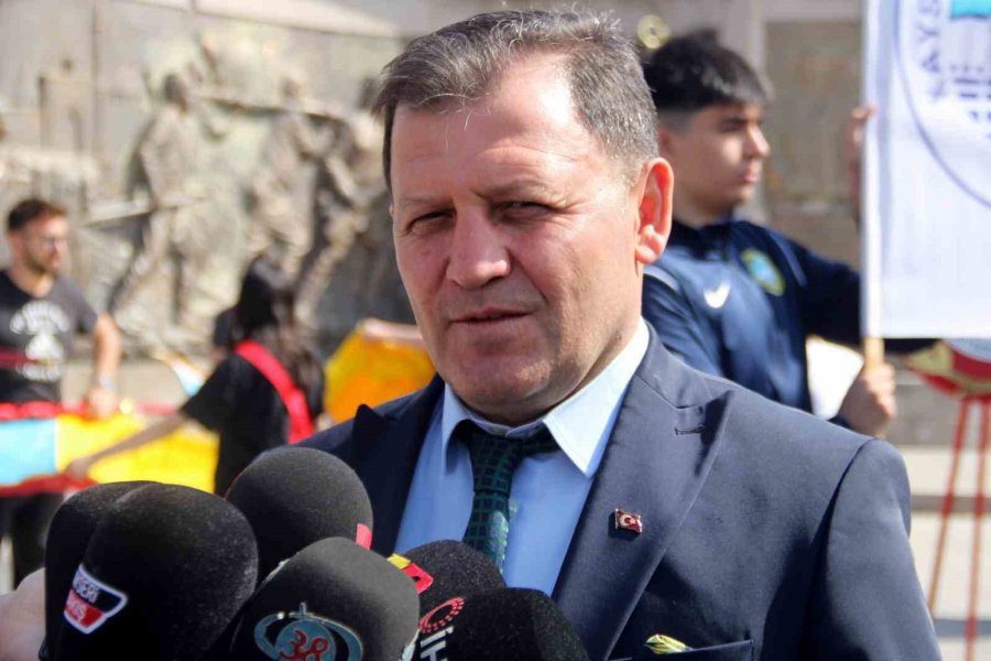 Gençlik Ve Spor İl Müdürü Kabakcı: "mesele Memleketse Yaşımız 19"