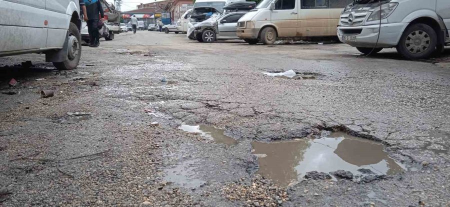 Sanayi Esnafı Bozuk Yollara Kalıcı Çözüm İstiyor