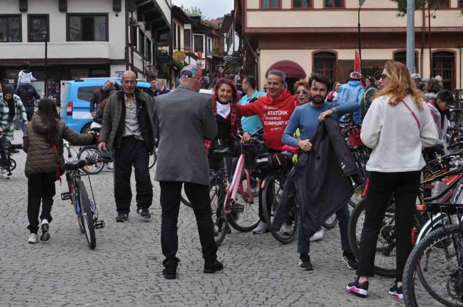 19 Mayıs Gençlik Ve Spor Bayramı’nı Pedal Çevirerek Kutladılar