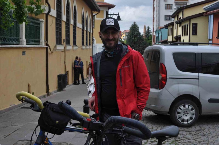 19 Mayıs Gençlik Ve Spor Bayramı’nı Pedal Çevirerek Kutladılar