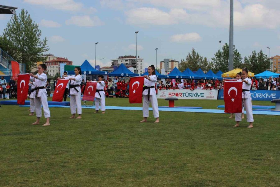 Kayseri’de ’19 Mayıs’ Coşkusu