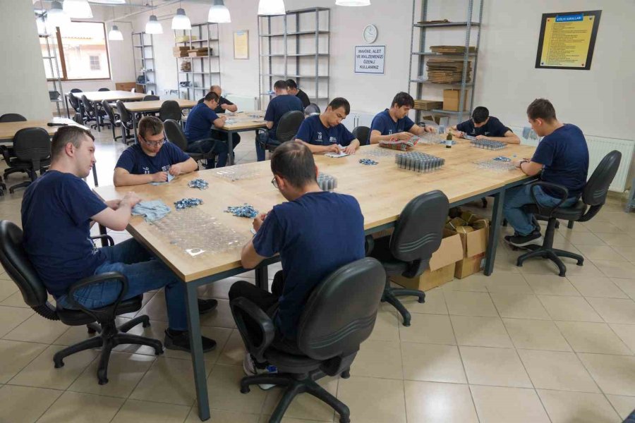 Tepebaşı’nda İstihdam Edilen 52 Özel Birey 14 Milyon Parçayı Monte Etti