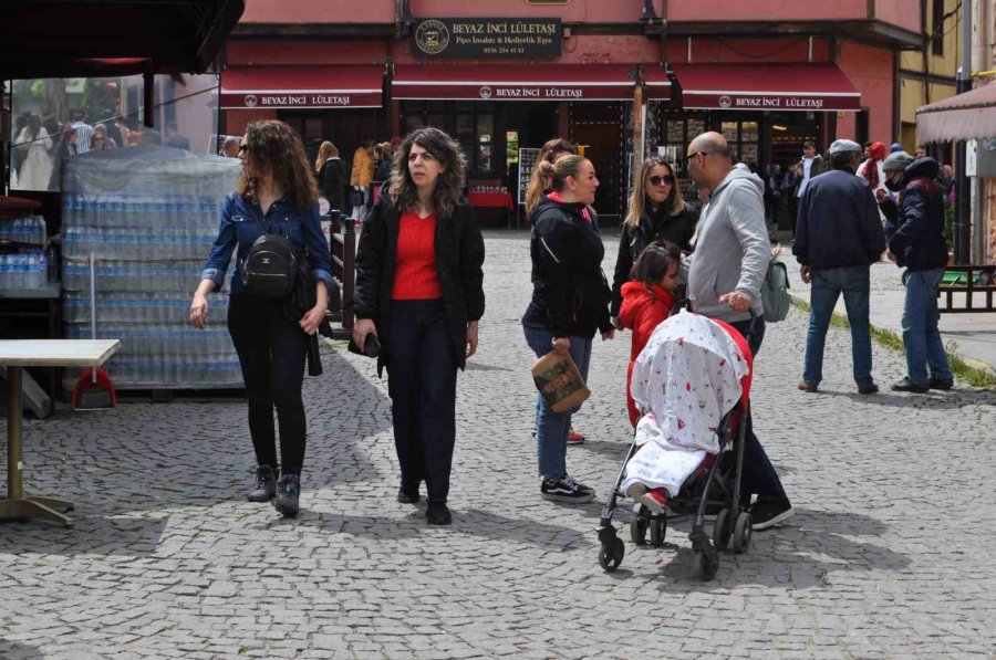 Eskişehir’i Merak Eden Yerli Turistler 3 Günlük Tatili Fırsat Bildi