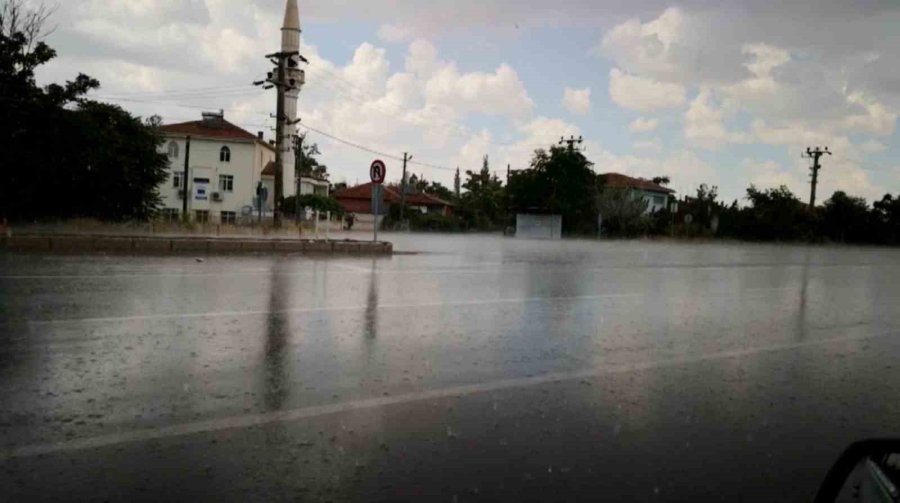 Aksaray’da Yağmur Etkili Oluyor
