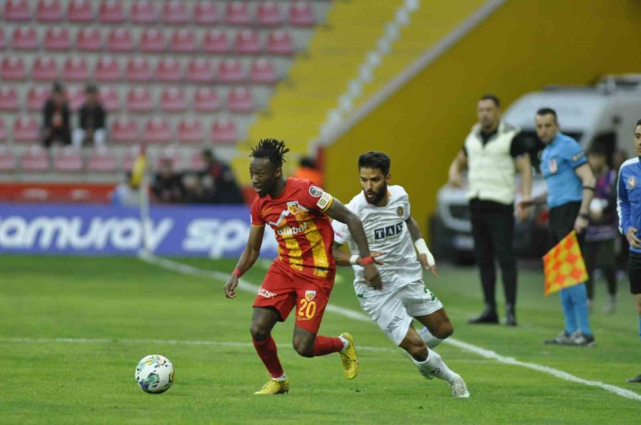 Spor Toto Süper Lig: Kayserispor: 0 - Alanyaspor: 2 (ilk Yarı)