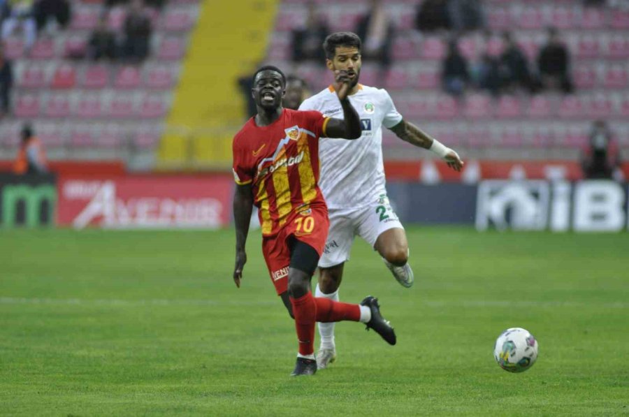Spor Toto Süper Lig: Kayserispor: 0 - Alanyaspor: 2 (ilk Yarı)