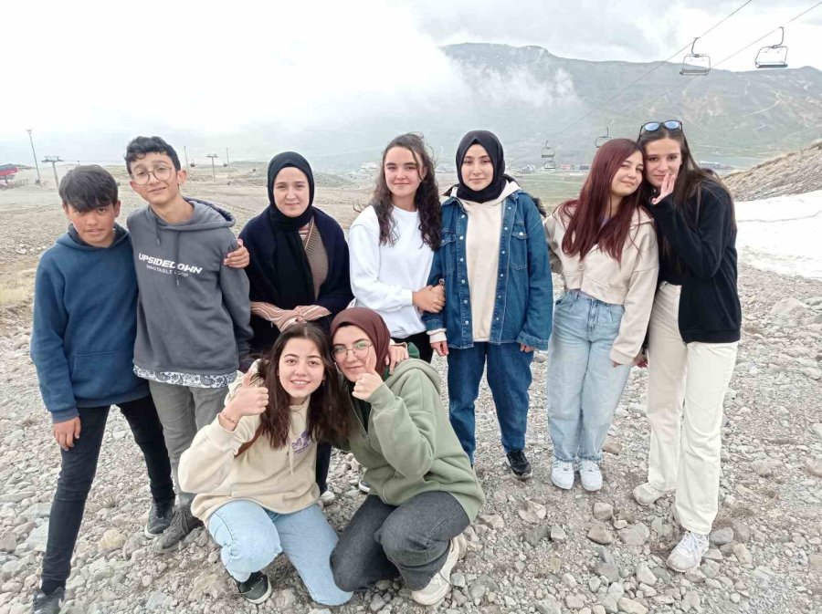 Depremzede Öğrenciler Erciyes’te Piknik Etkinliğinde Buluştu