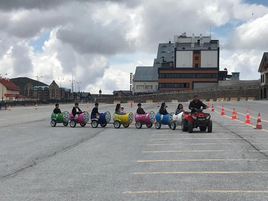 Depremzede Öğrenciler Erciyes’te Piknik Etkinliğinde Buluştu