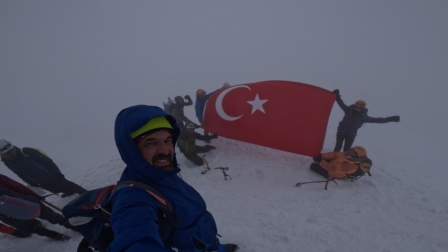 Dağcılardan Anlamlı Tırmanış