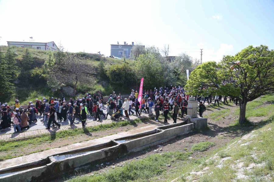 Bakan Akar Ve Başkan Büyükkılıç Doğa Yürüyüşüne Katıldı