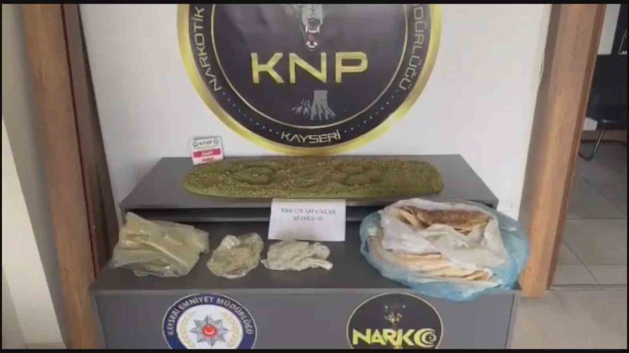 Lavaşların Arasında Uyuşturucu Taşıyan Zehir Taciri Yakayı Ele Verdi