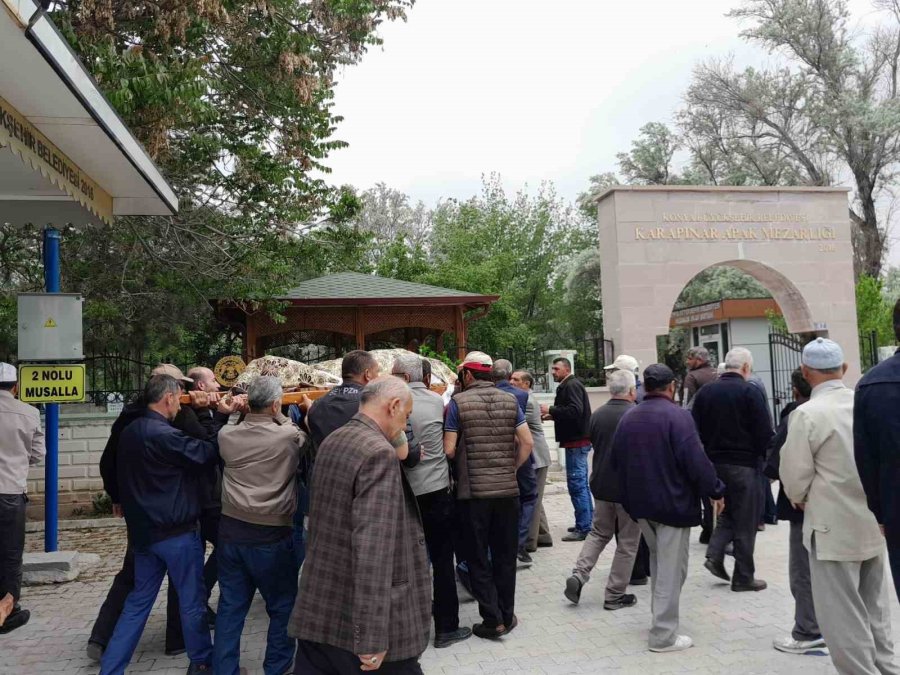 Etliekmekçide Silahlı Saldırı Sonrası Hayatını Kaybeden Kişi Defnedildi