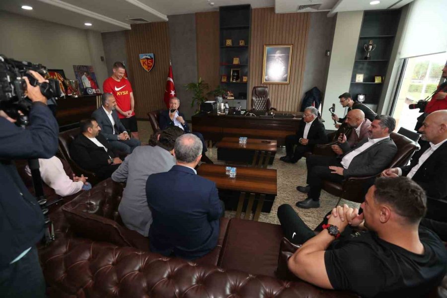 Bakan Akar’dan Kayserispor’un Yunan Stoperine Büyük Sürpriz