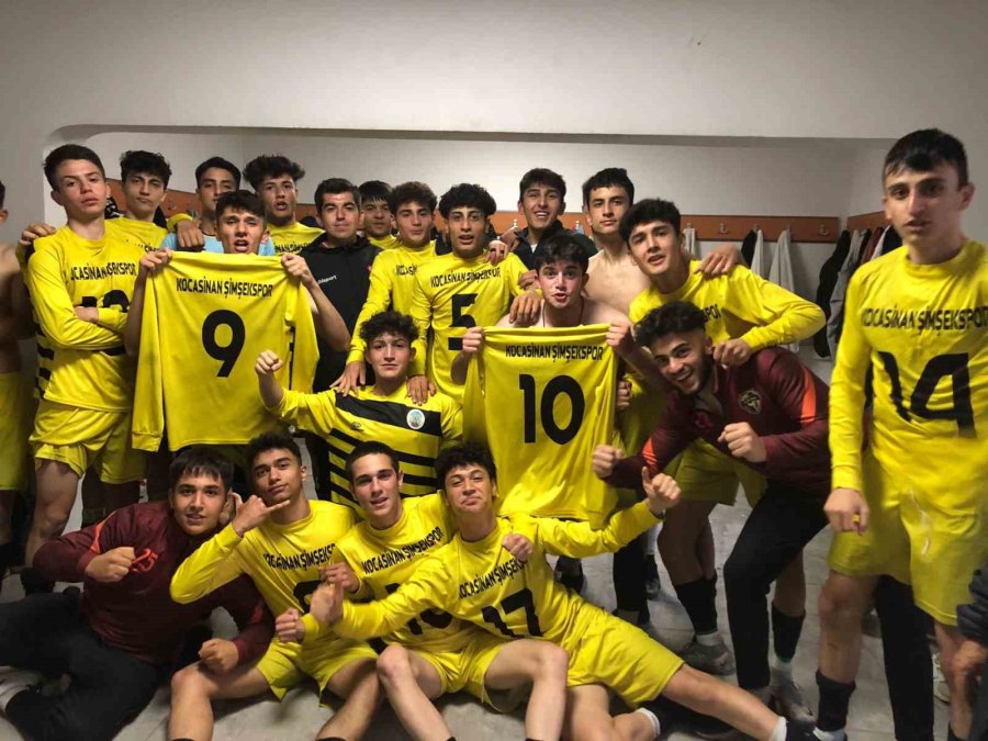 U-17 Şampiyonu Kocasinan Şimşekspor