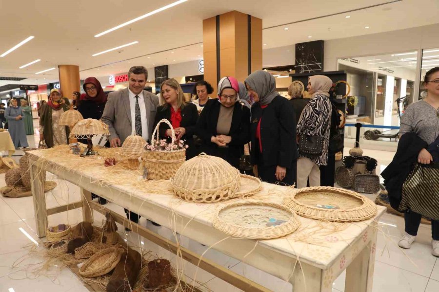 Kaymek “sanat Örgüsü El Sanatları" Sergisi Açıldı