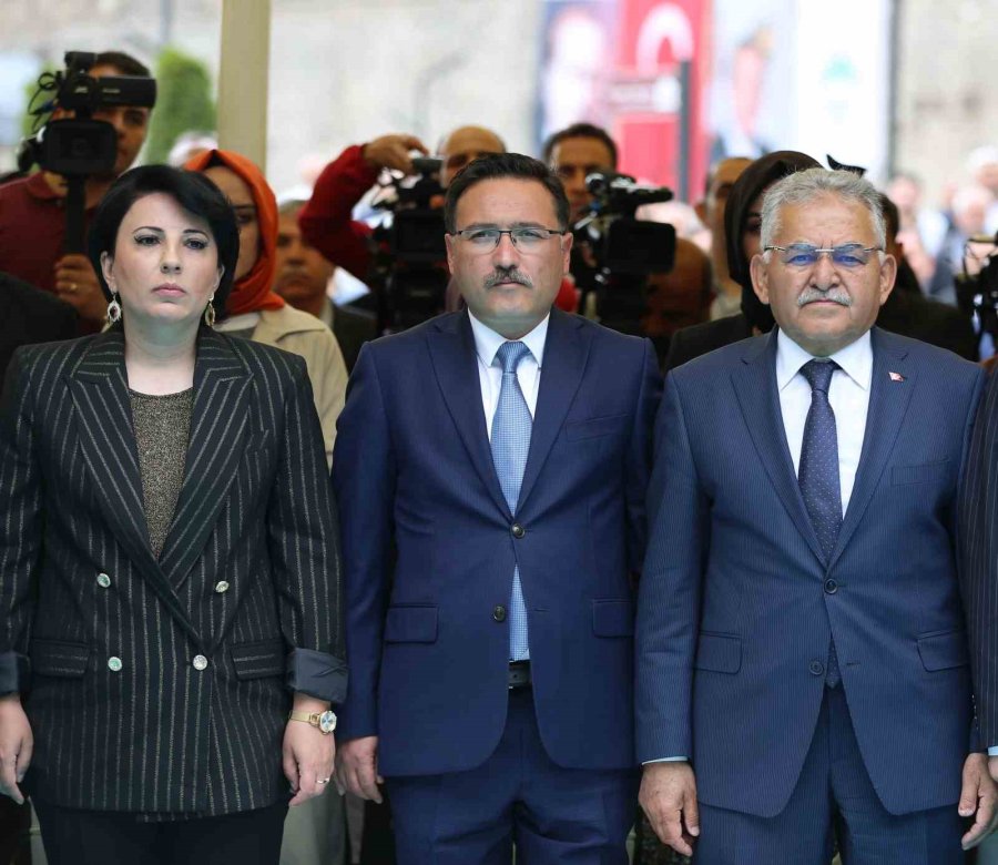 Vali Çiçek’ten Başkan Büyükkılıç’a Övgü Ve Teşekkür