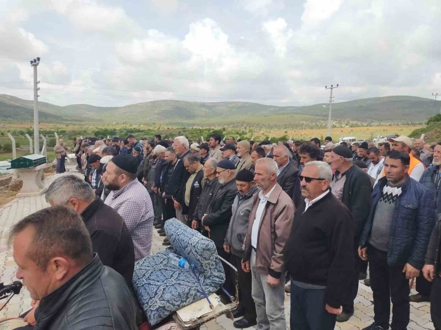 Konya’daki Kazada Hayatını Kaybeden Çift Toprağa Verildi