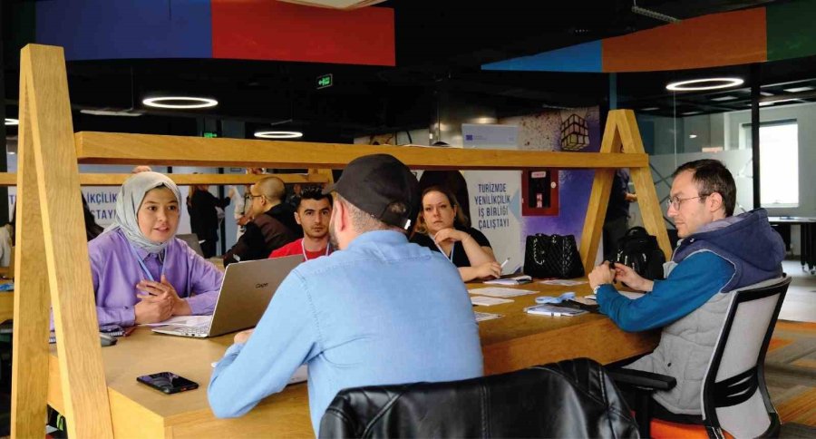 Turizm Sektör Temsilcileri, Gençlerin İstihdamı İçin Sia’da Toplandı