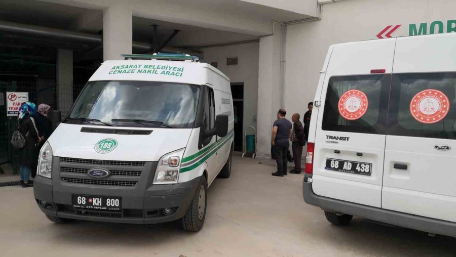 Doktorun 7. Kattaki Dairesinin Balkonundan Atlayan Hemşire Hayatını Kaybetti