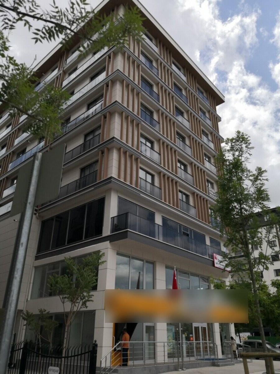 Doktorun 7. Kattaki Dairesinin Balkonundan Atlayan Hemşire Hayatını Kaybetti