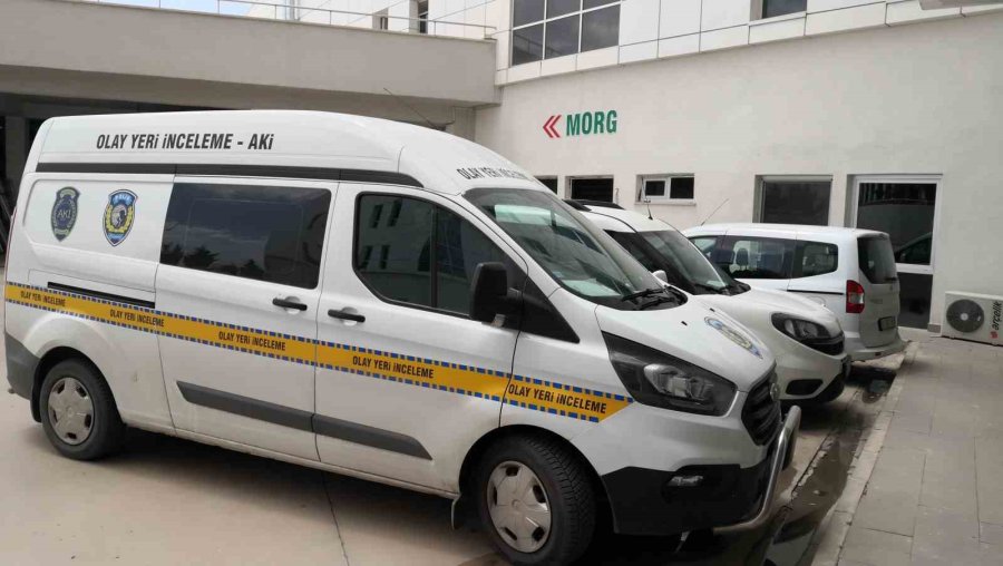 Doktorun 7. Kattaki Dairesinin Balkonundan Atlayan Hemşire Hayatını Kaybetti