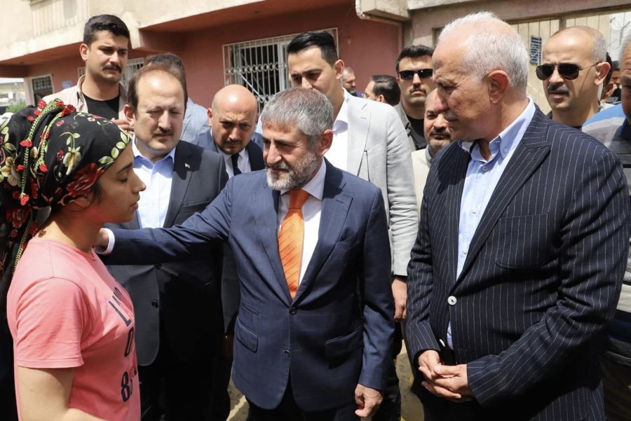 Mersin’de Selden Etkilenen Vatandaşların Hesaplarına 10 Bin Tl Yatırıldı