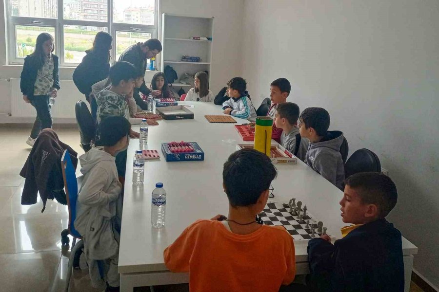 Karaman’da Çocuk Üniversitesi, Depremden Etkilenen Çocuklar İçin Etkinlik Düzenledi