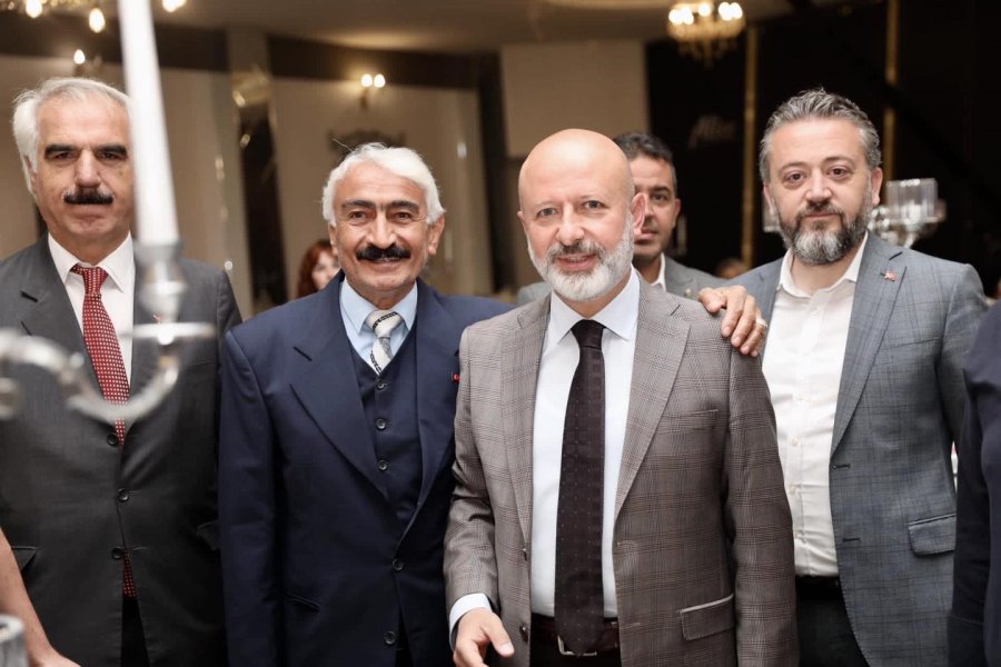 Başkan Çolakbayrakdar, Deprem Bölgesinde Çalışan Berber Ve Kuaförlerle Bir Araya Geldi