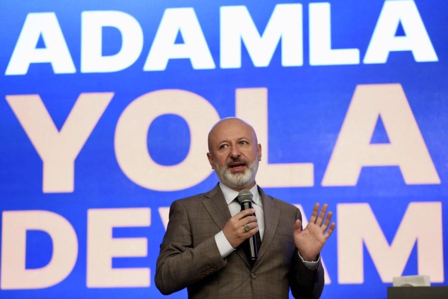 Başkan Çolakbayrakdar, Deprem Bölgesinde Çalışan Berber Ve Kuaförlerle Bir Araya Geldi