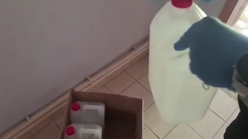 Sahte Alkol Üreten Baba Ve 2 Oğlu Yakalandı