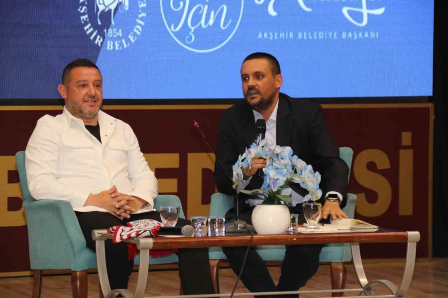 Eski Milli Futbolcu Nihat Kahveci Akşehirlilerle Buluştu