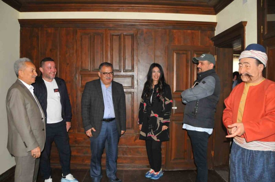 Eski Milli Futbolcu Nihat Kahveci Akşehirlilerle Buluştu