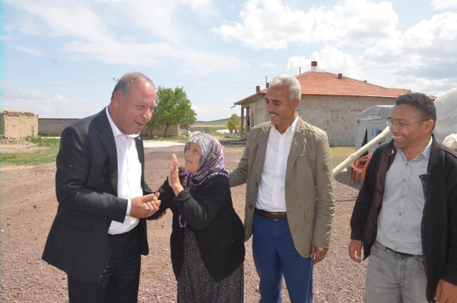 Başkan Oprukçu Anakız Öğer’in Evini Teslim Etti