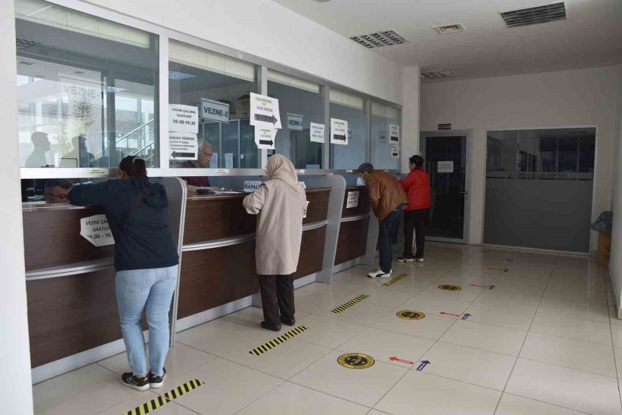 Vezneler Hafta Sonu Açık Olacak