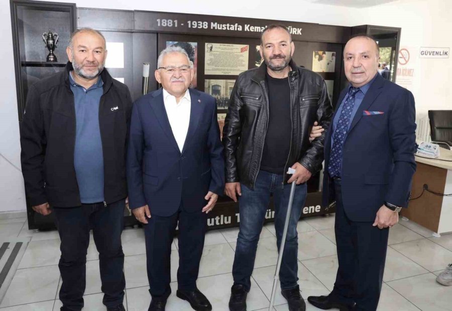 Başkan Büyükkılıç’tan Pınarbaşı Belediyesi’ne Ziyaret