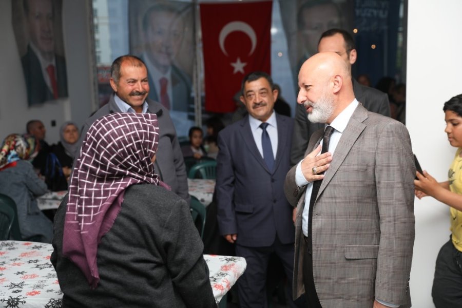 Başkan Çolakbayrakdar: "her Bir Mahallenin Hem Başkanı Hem De Evladı Yaklaşımıyla Çalışıyorum"