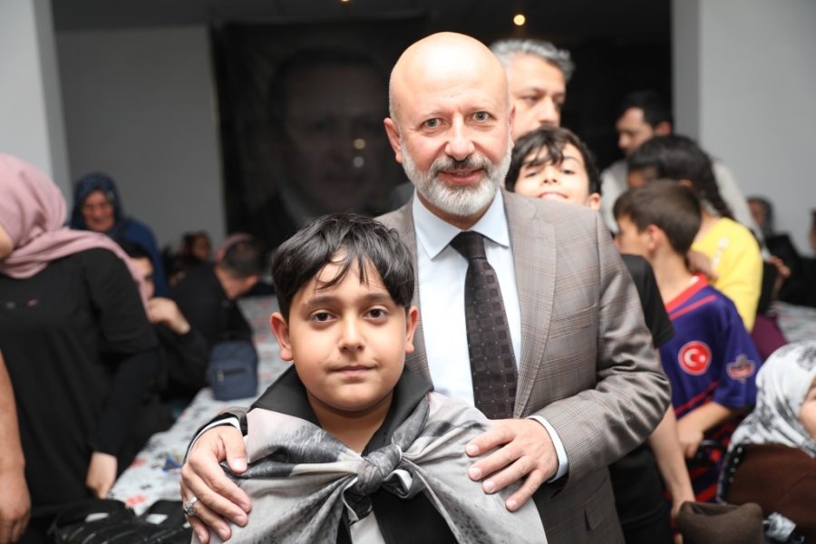 Başkan Çolakbayrakdar: "her Bir Mahallenin Hem Başkanı Hem De Evladı Yaklaşımıyla Çalışıyorum"