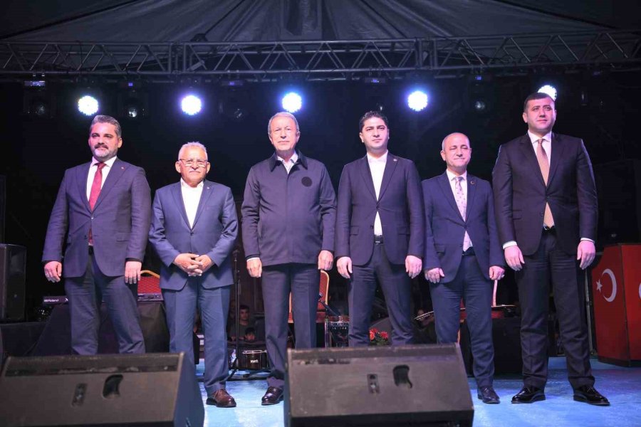 Ali Kınık Kayseri’de Hayranlarıyla Buluştu