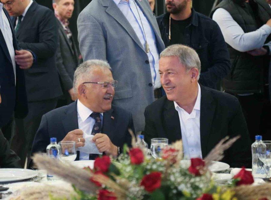 Bakan Akar İle Başkan Büyükkılıç, Şoför Esnafıyla Buluştu