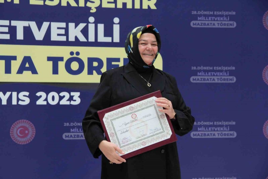 Ak Parti Eskişehir Milletvekilleri Mazbatalarını Aldı