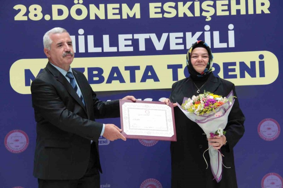 Ak Parti Eskişehir Milletvekilleri Mazbatalarını Aldı