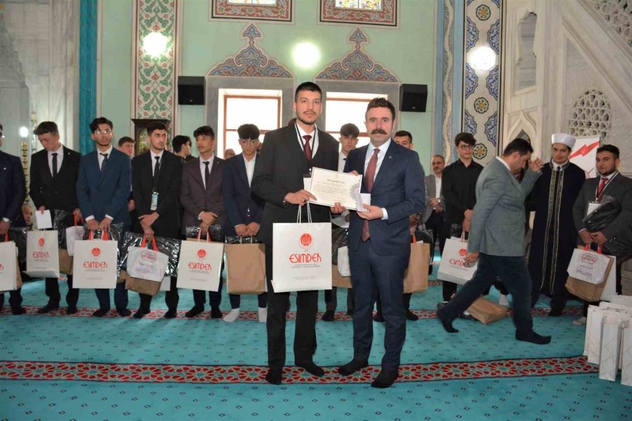 Eskişehir’de “genç Hatipler Hutbe Okuma Bölge Yarışması” Gerçekleştirildi